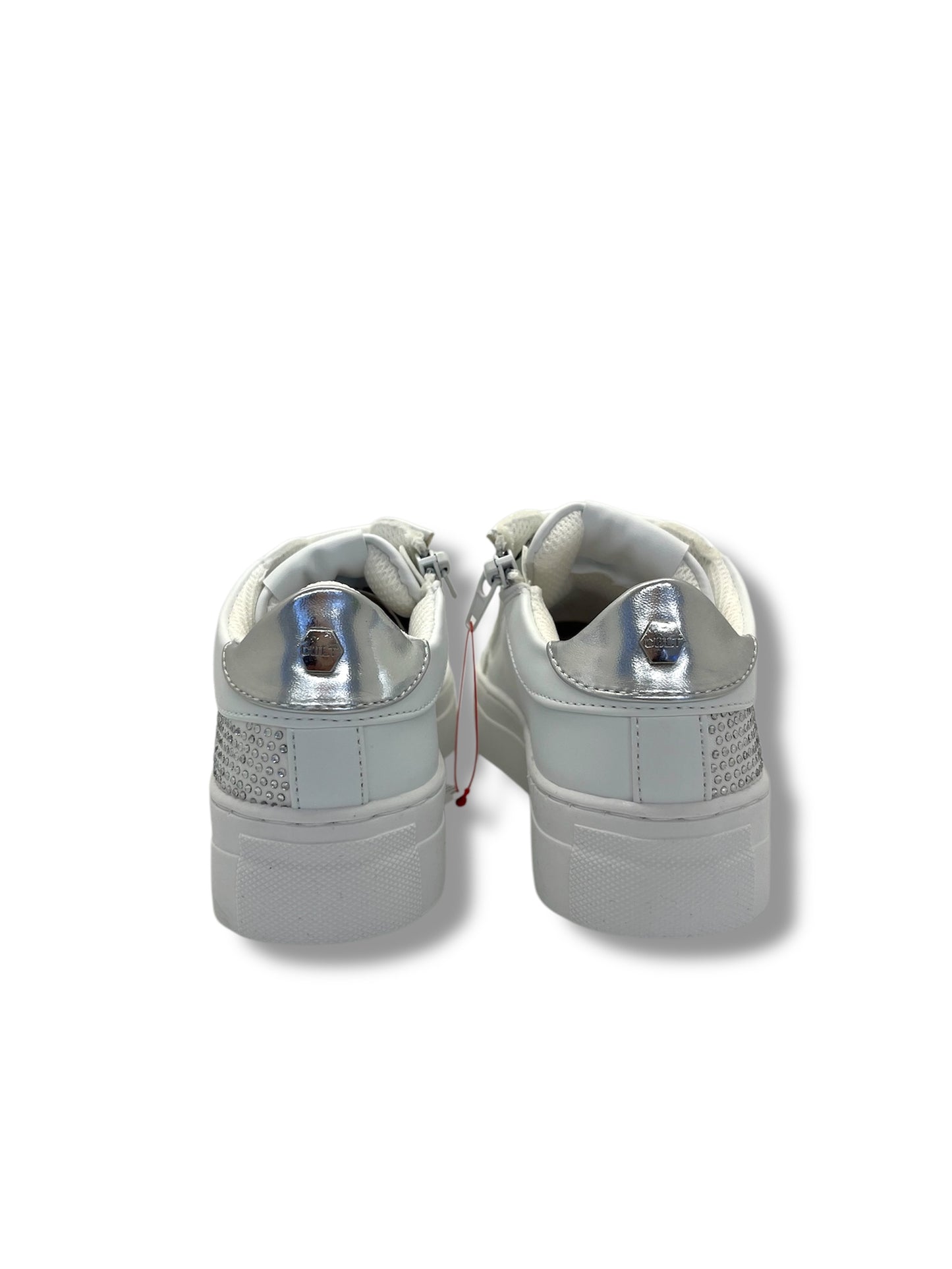 SNEAKER CULT
