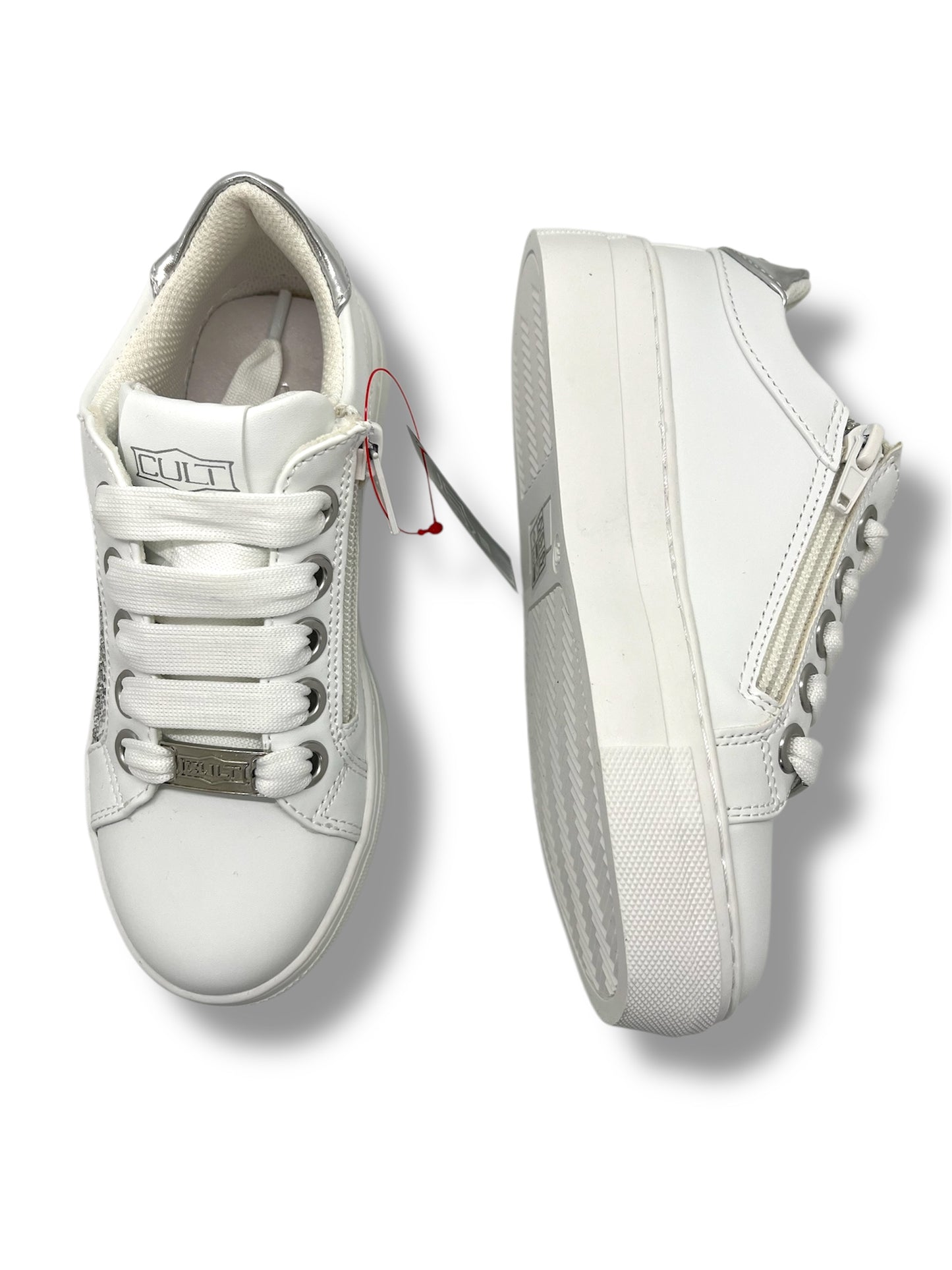 SNEAKER CULT
