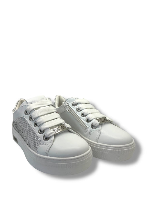 SNEAKER CULT