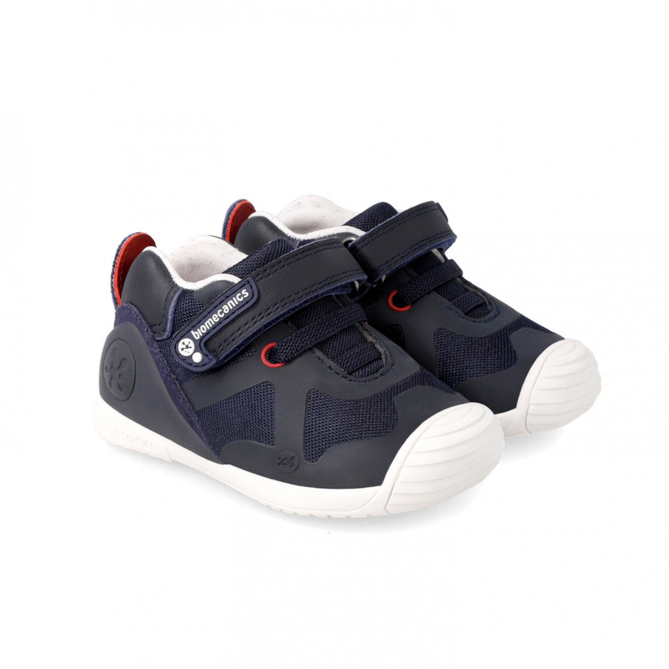 SNEAKER BIOMECANICS